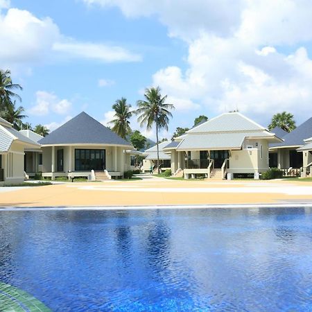 Wis Beach Khanom Buitenkant foto