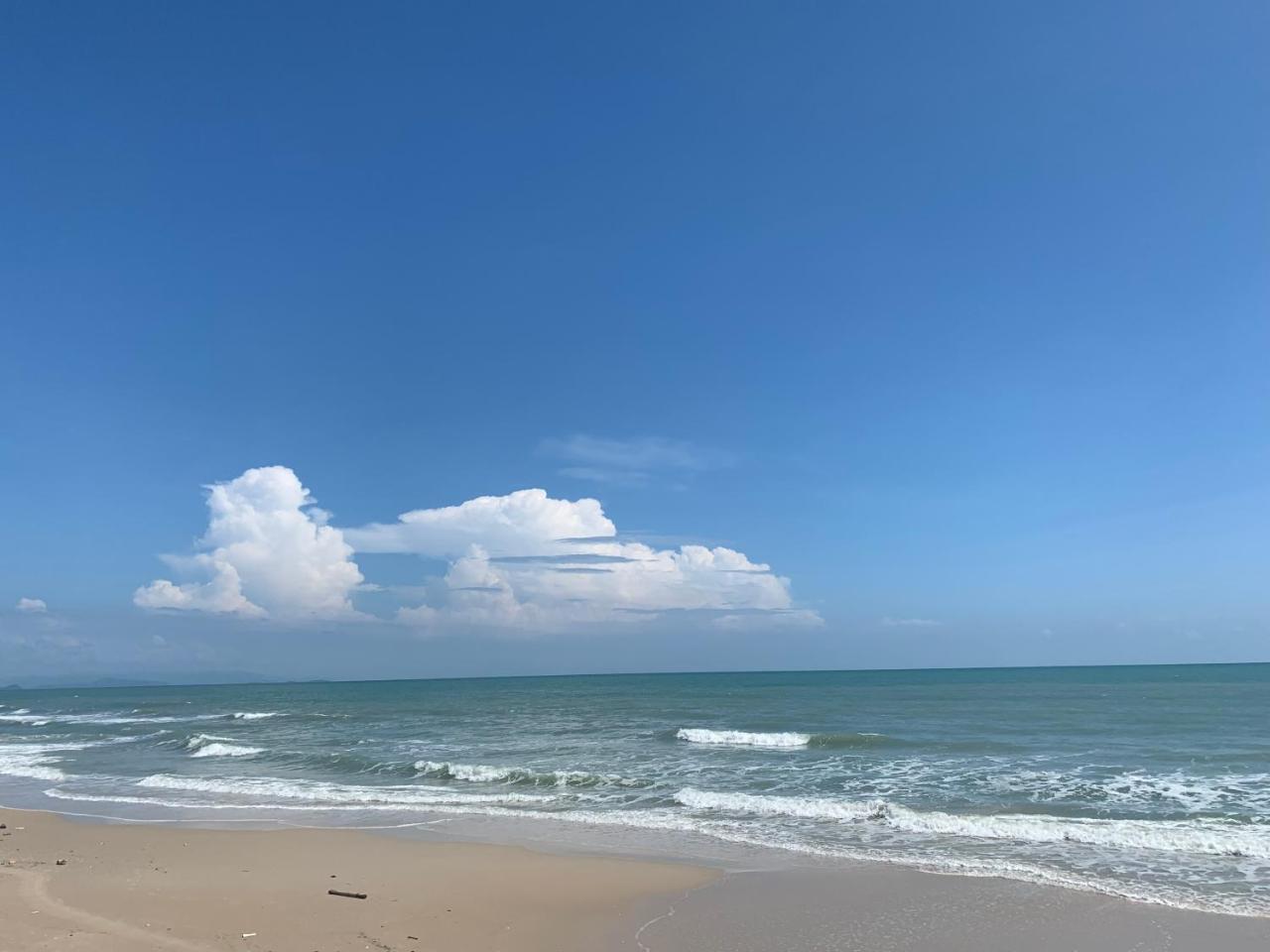 Wis Beach Khanom Buitenkant foto